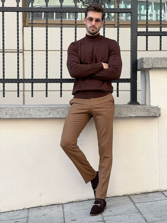 Turtleneck outfit is a classic style 