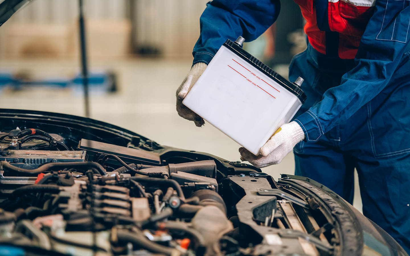 You must keep an eye on the Signs You Need to Replace Car Battery