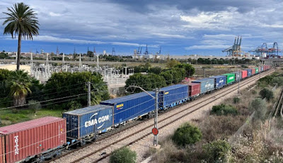 El tren sigue a toda máquina en el Puerto de València - Valenciaport