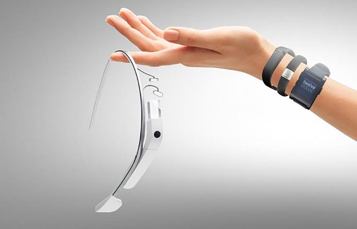 Features and Functions of Wearable Devices