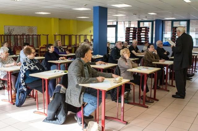 La dictée est organisée par l’association des membres de l’ordre des palmes académiques.