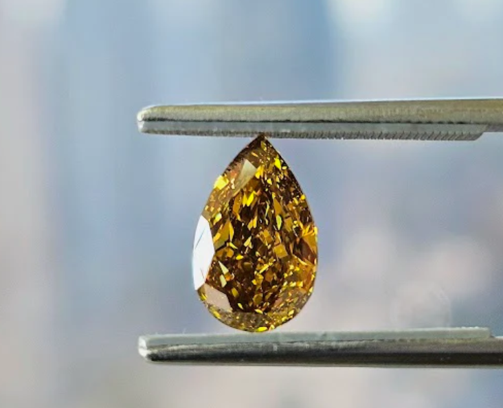 2.19 carat chameleon diamond