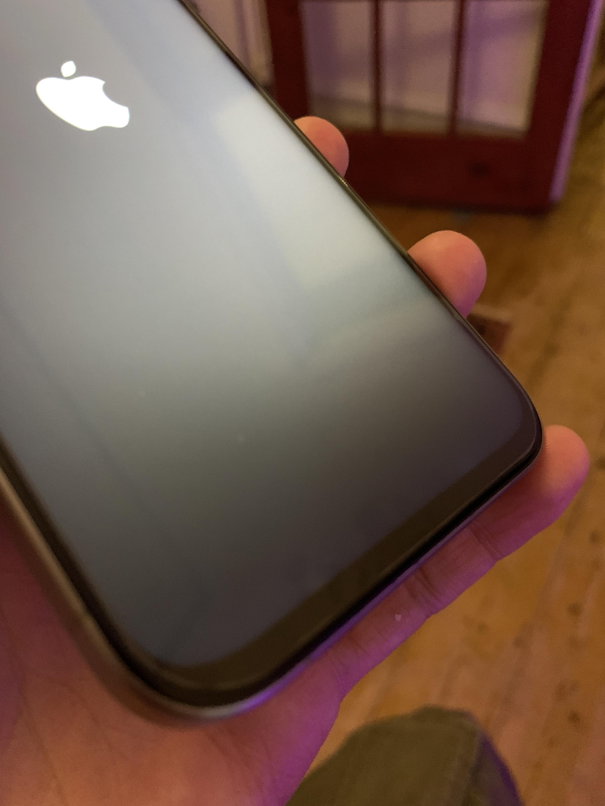 This counterfeit iPhone as a bigger chin than the original
