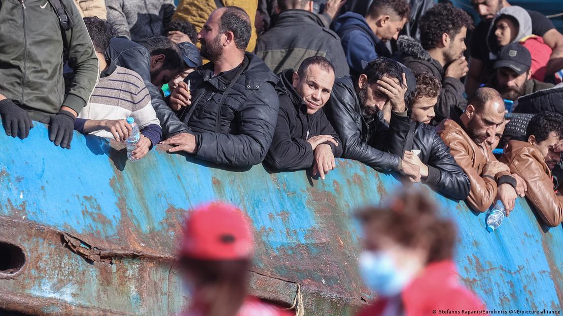 یک کشتی حامل پناهجویان در جزیره کرت یونان