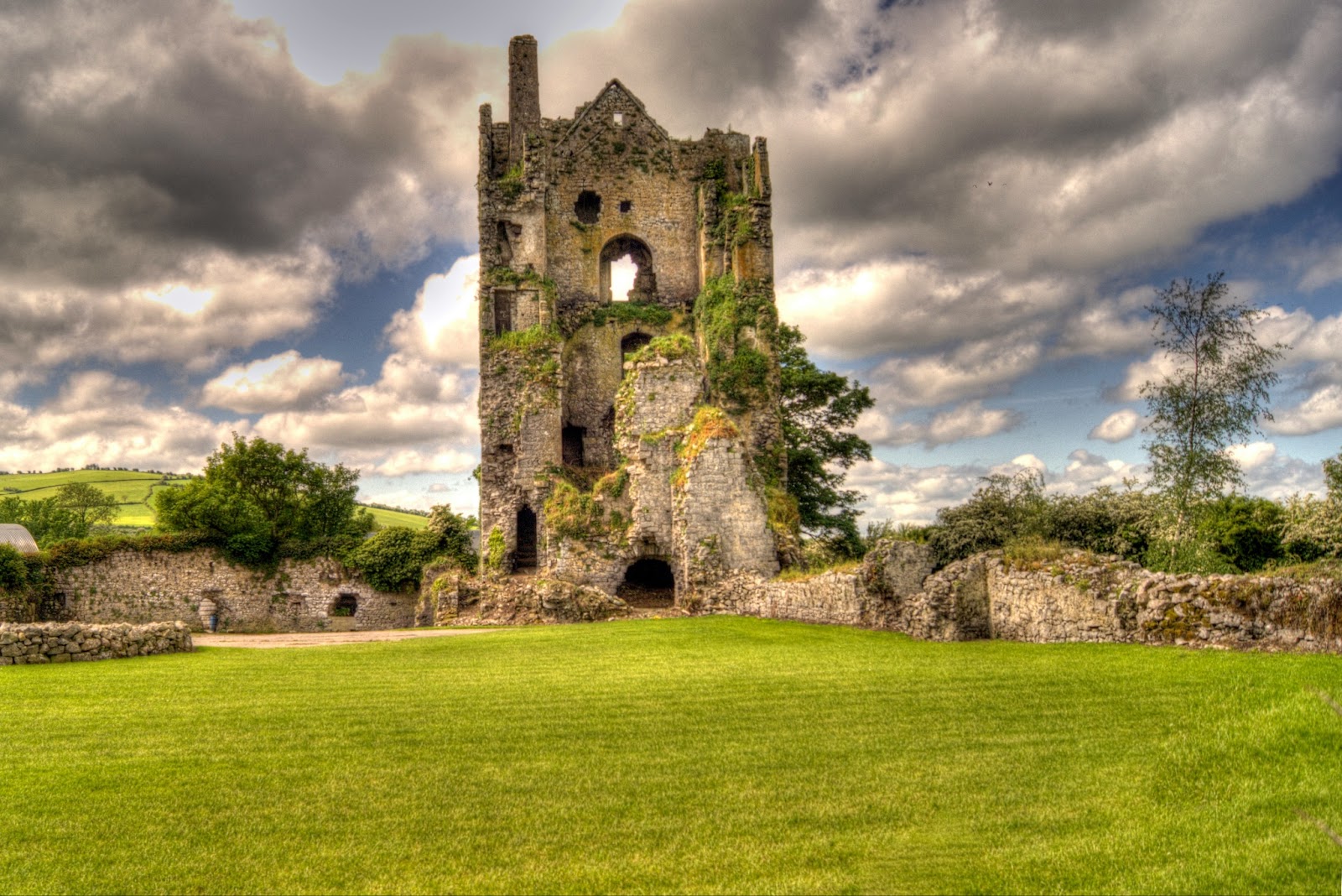 An Ireland historic gem nestled amidst scenic landscapes.