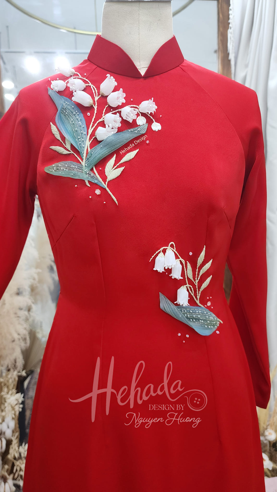 Chi tiết áo dài Linh Lan Đỏ