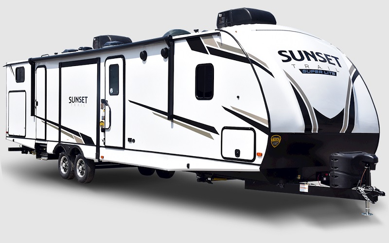 10 Best Travel Trailers for Half-Ton Trucks For 2024 CrossRoads Sunset Trail SS285CK exterior