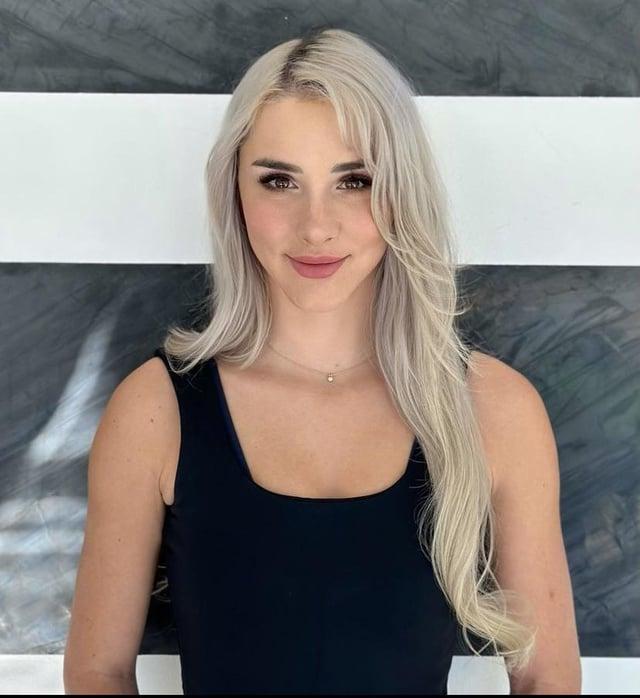 Did Mikhaila Peterson get plastic surgery? If so, here's her before and  after : r/VindictaRateCelebs