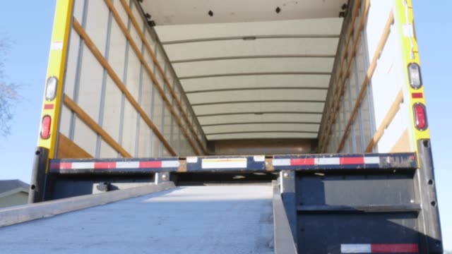 Cheapest Moving Trucks - Get Expert Tips For Budget Friendly Moves ...