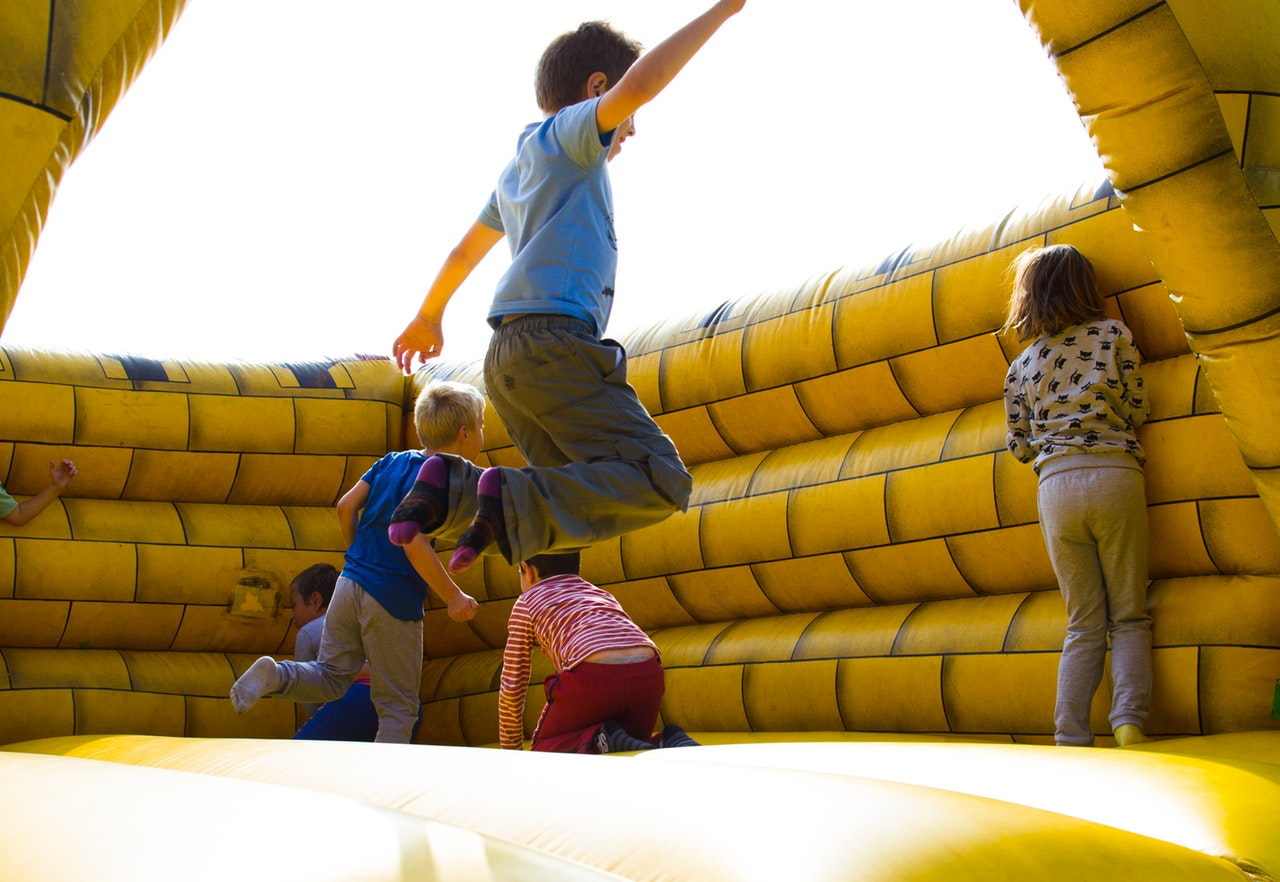 Combos Dry: Bounce Houses for Preschool Playgrounds