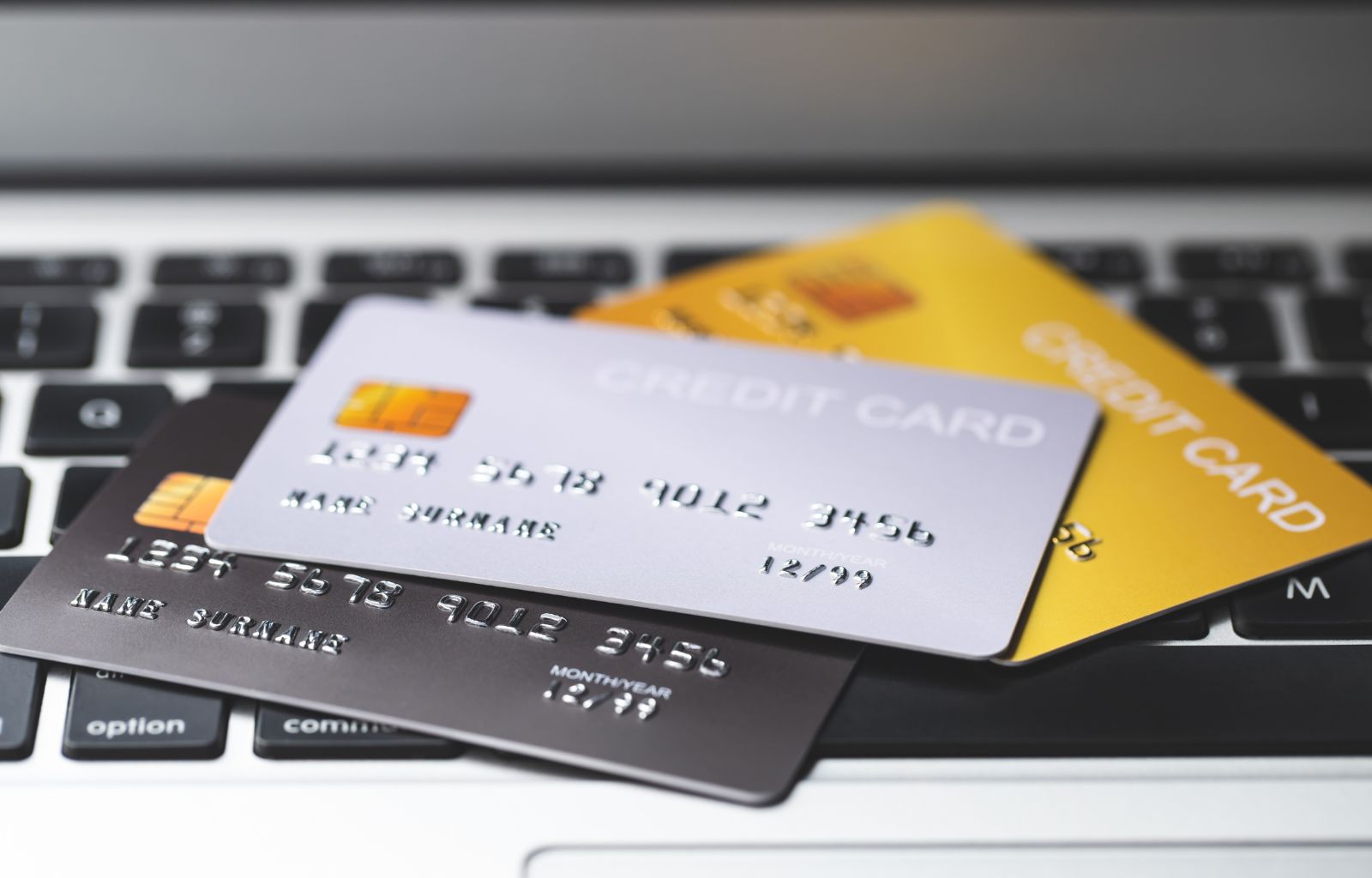 ¿Qué Pasa si NO se usa una Tarjeta de Crédito?
