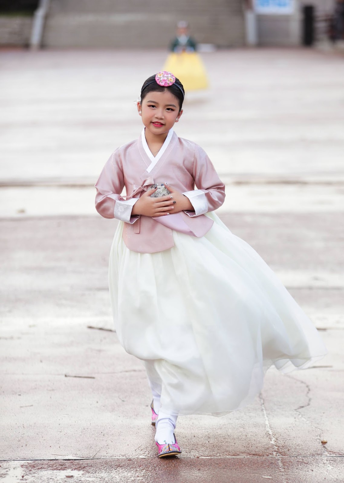 View - Cindy Minnie hội ngộ dàn mẫu Việt đình đám tại Asian Kids Fashion Week