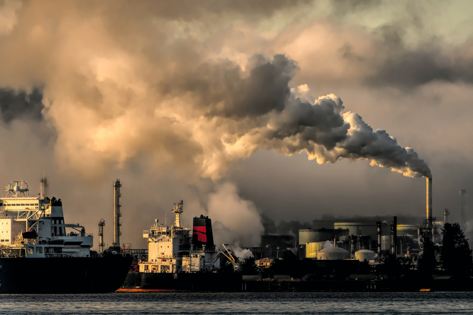 Image of pollution stemming from urbanization which can impact global climate change