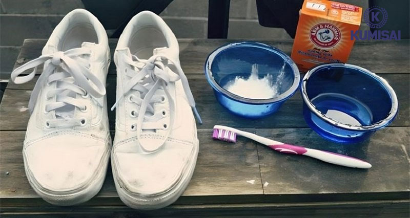 Cách giặt giày trắng không bị ố vàng