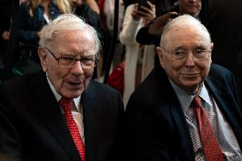 Warren Buffett, Charlie Munger Share Biz Advice For 2023 | Entrepreneur
