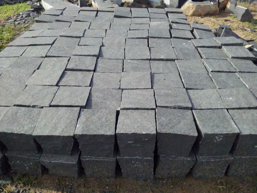 Basalt Cubes (1)