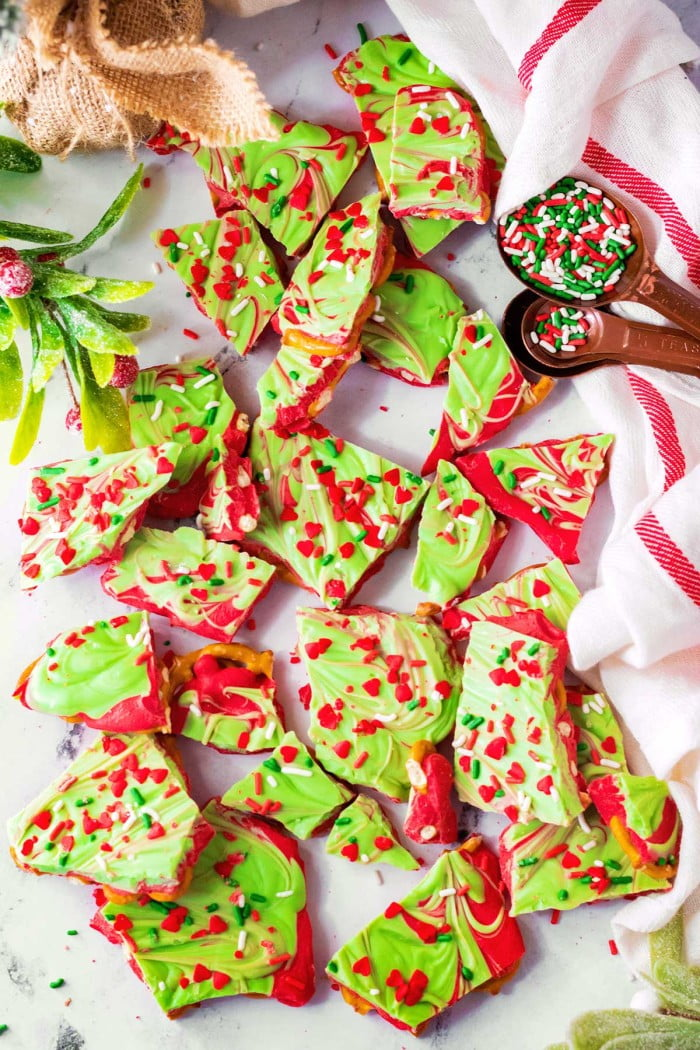 grinch pretzel bark