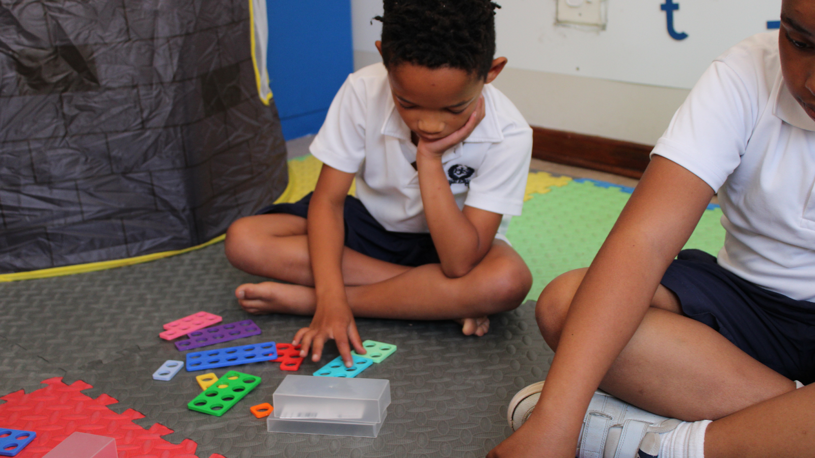 Identifying numbers with Numicon