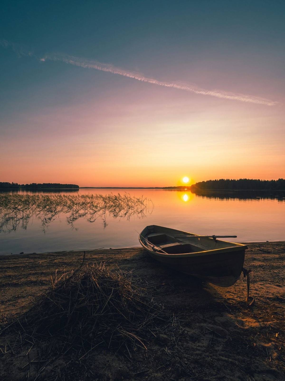 A boat at the shore of Lake Summanen, Finland