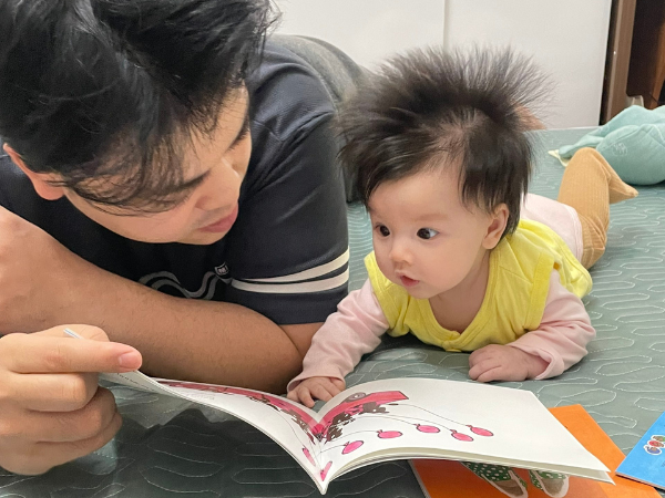 Sách cho bé sơ sinh tăng khả năng ngôn ngữ và học nói sớm