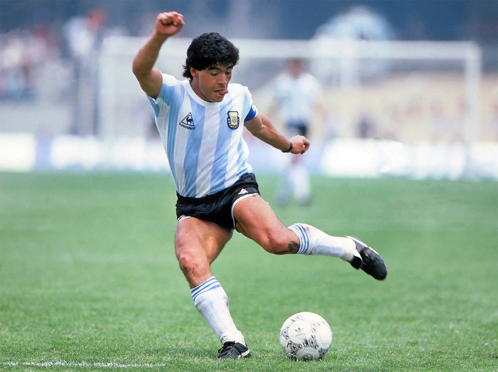 Diego Maradona – Cầu thủ với những bàn thắng vang dội