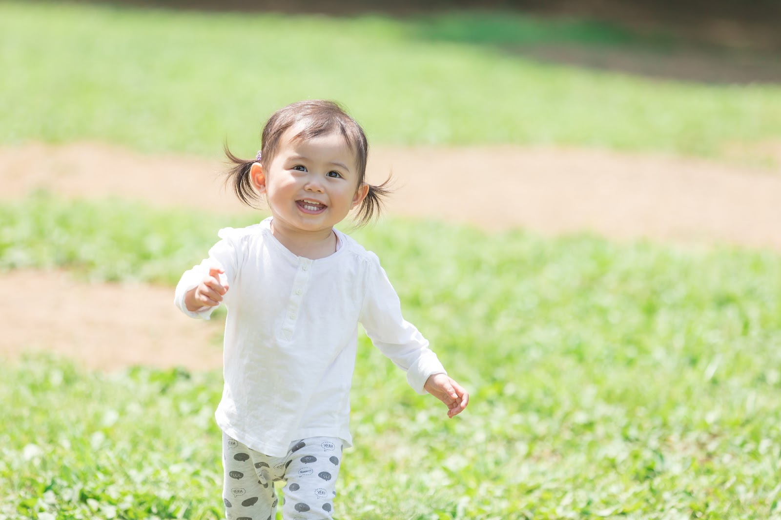 1歳児に外遊びが必要な3つの理由。太陽の光が強い体をつくる