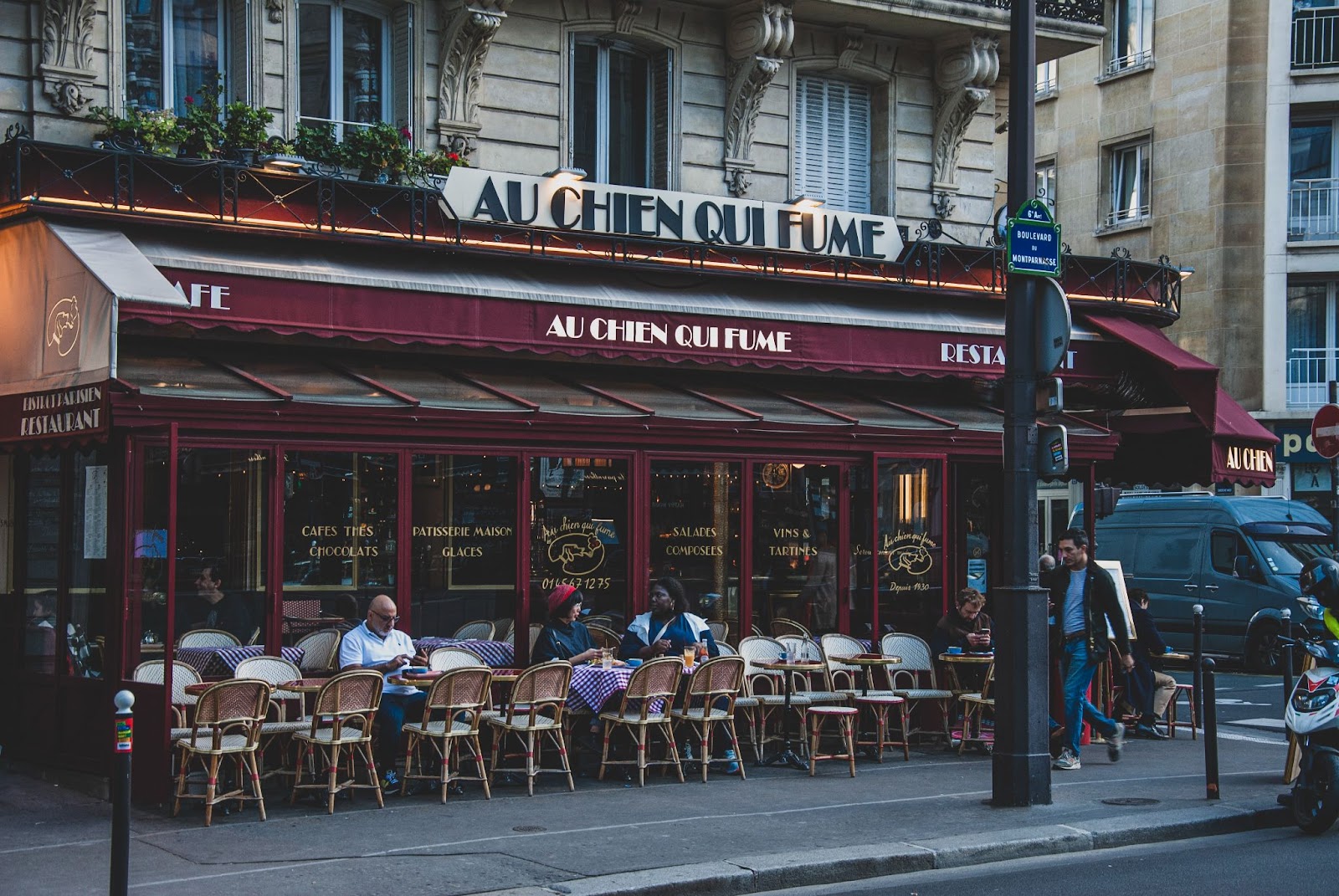 Au Chien Qui Fume Paris