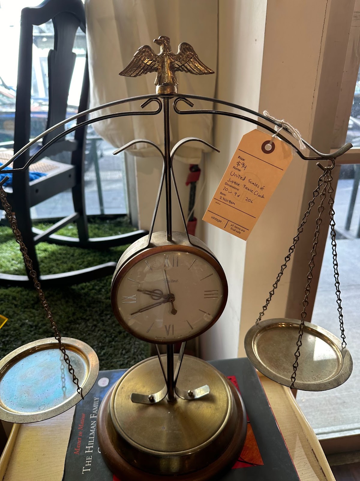 Vintage United Scales of Justice table clock
