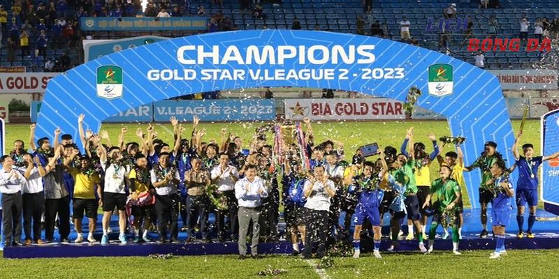 CLB bóng đá QNK Quảng Nam mang về nhiều thành tích tốt