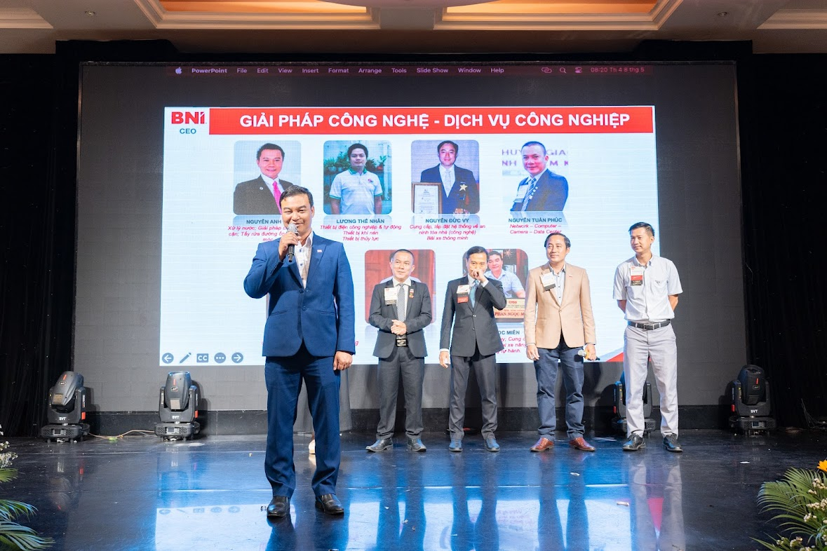 Trình bày giới thiệu doanh nghiệp công ty TNHH Công Nghiệp Sài Gòn - CEO Phan Ngọc Miên tại sự kiện BNI CEO Chapter