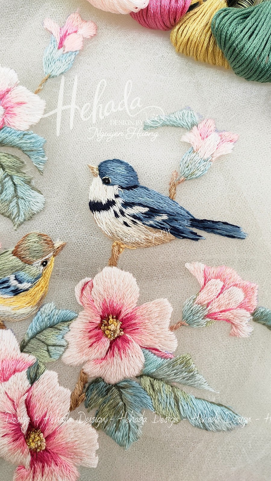 Họa tiết thêu tay áo dài LoveBird Ren Trắng