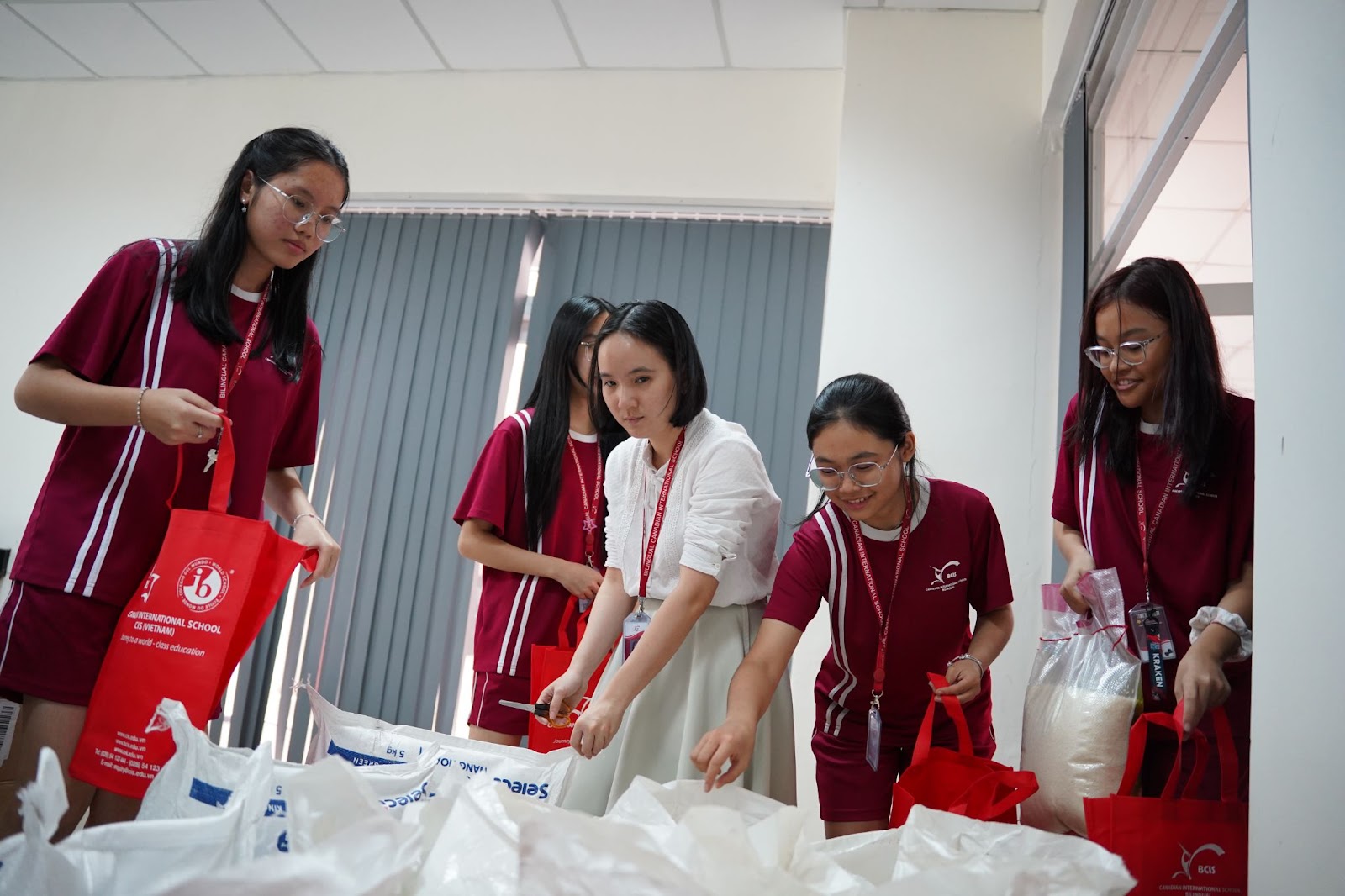 Học sinh Sedbergh Vietnam chia sẻ yêu thương dịp xuân Giáp thìn 2024 ảnh 1