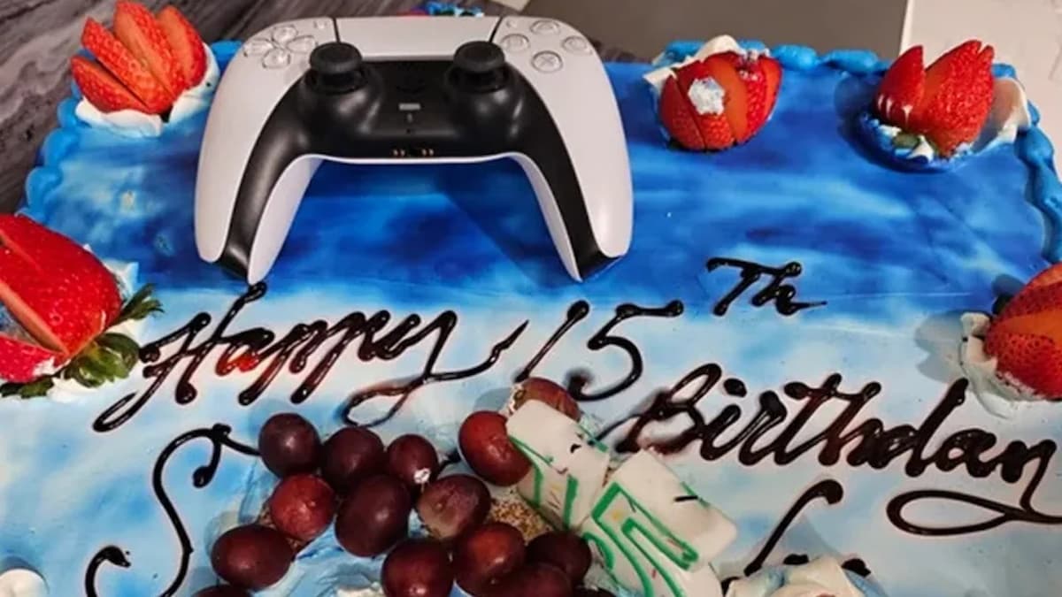 Mamá destruye el joystick de PS5 cuando cree que será la guinda del pastel