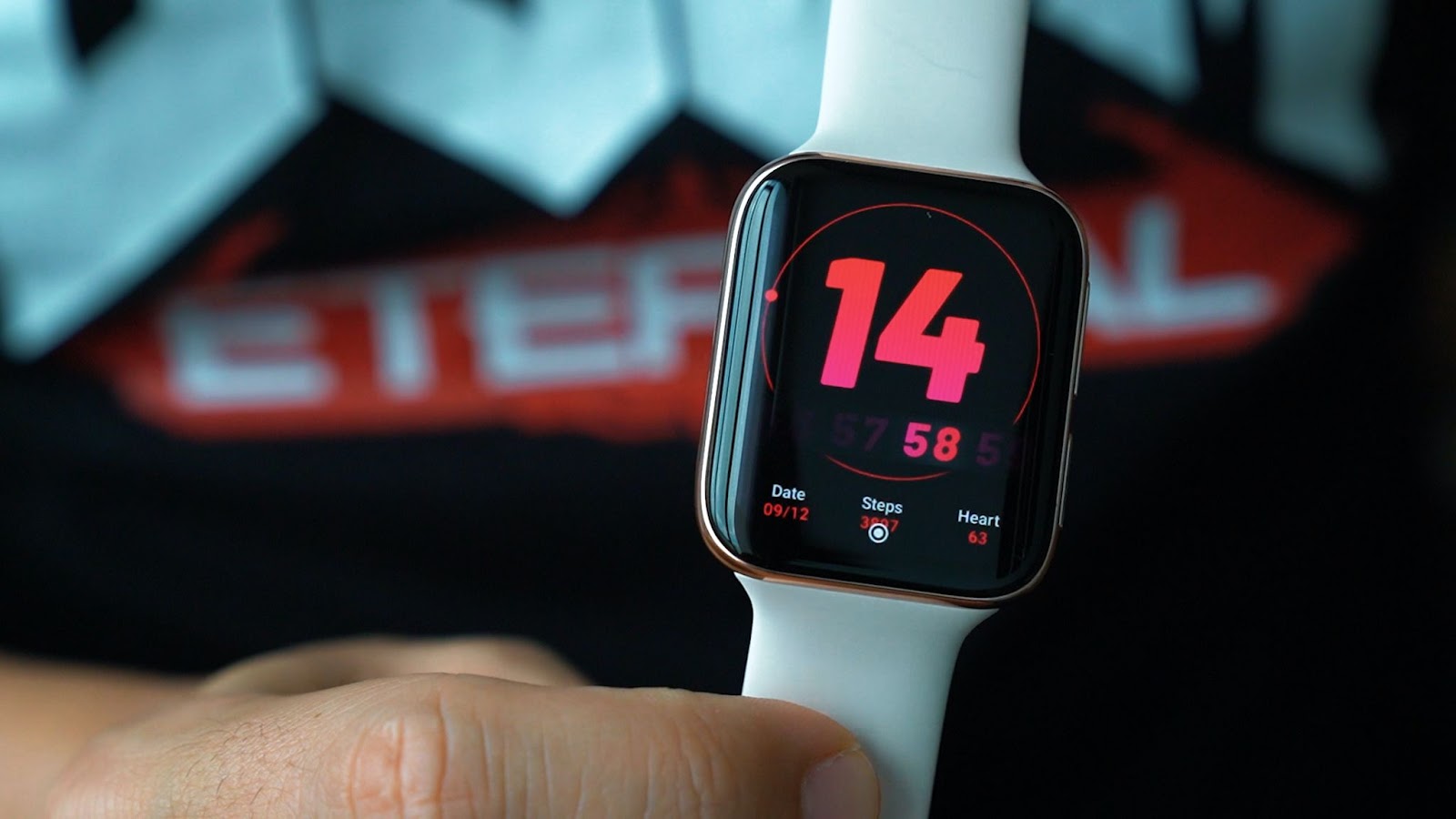 Cum alegi un ceas smartwatch damă în funcție de ecran?