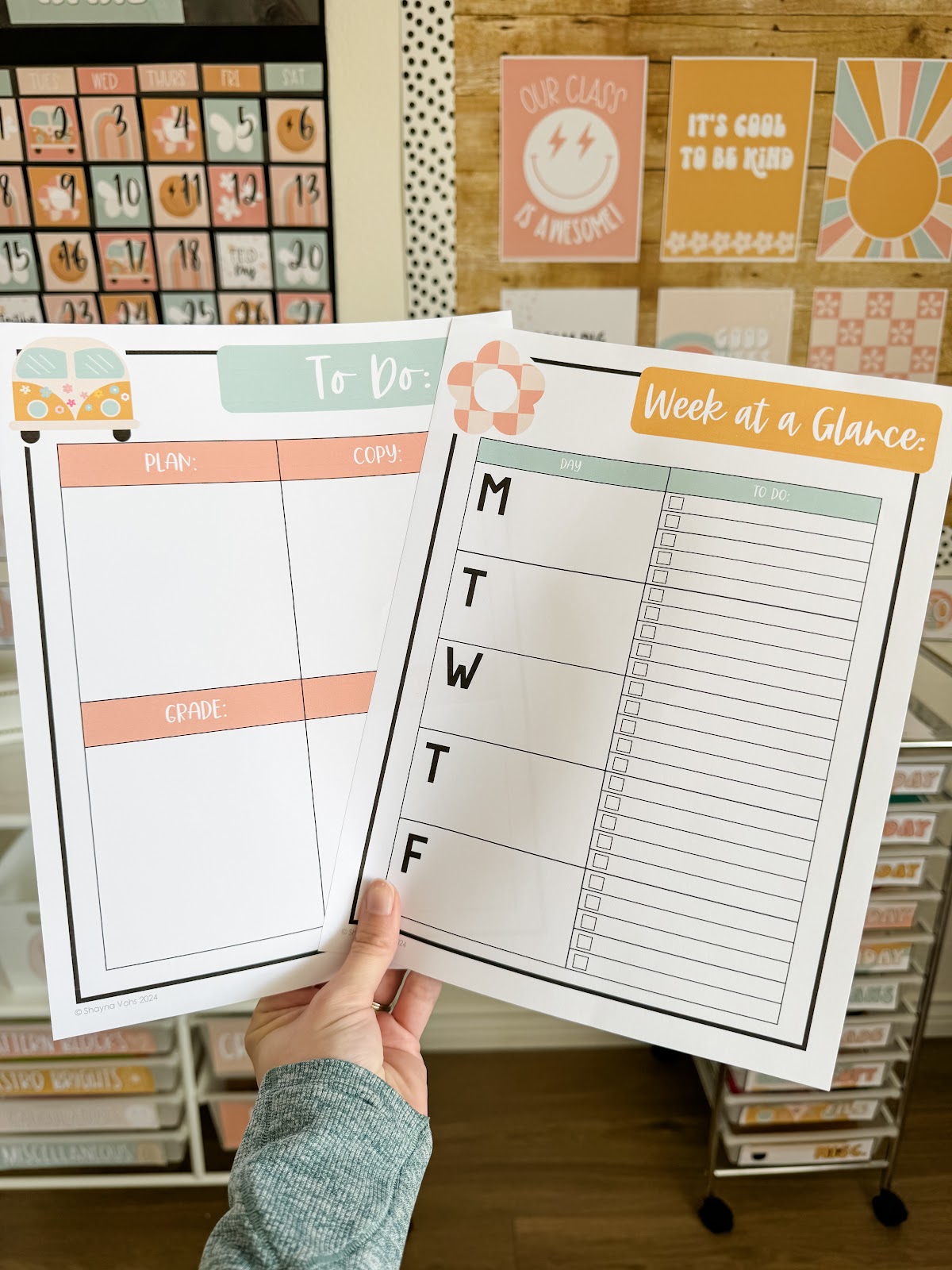 This image shows two binder forms up close. One is a to-do list split into four categories. The other is a Week at a Glance page with to-do lines for each day of the week. 