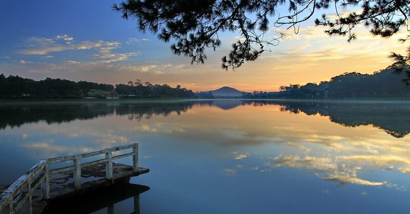 Du lịch Đà Lạt tháng 2 - Dạo ngắm bình minh tại hồ Xuân Hương
