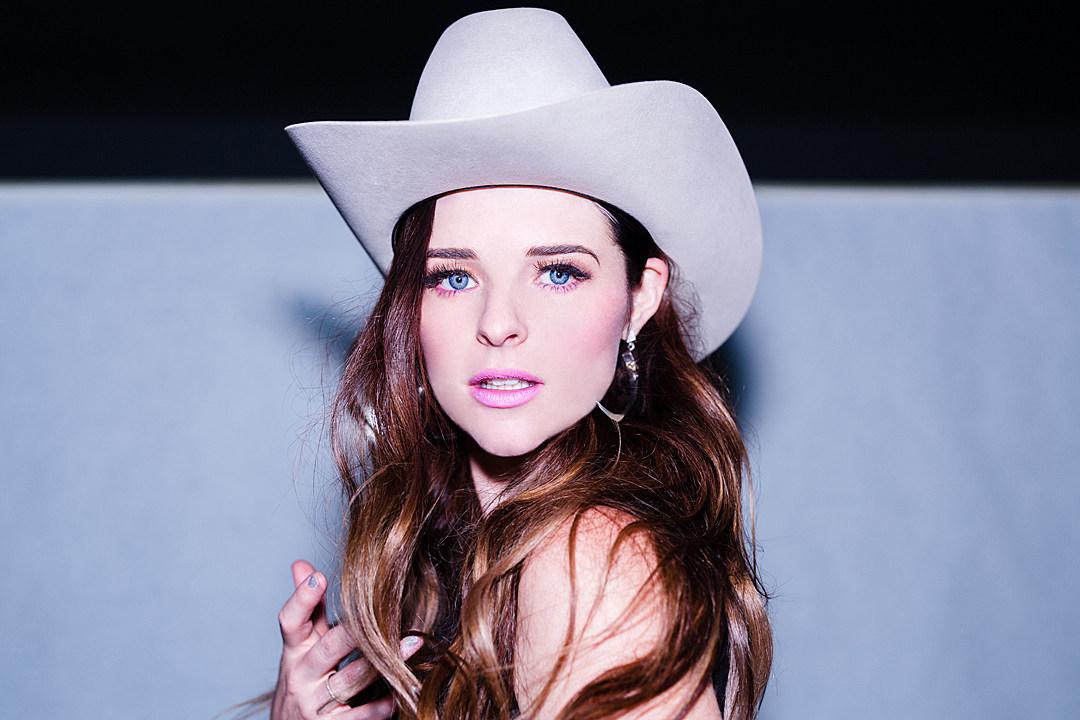 Modern Cowgirl Jenna Paulette Tributes True Love in 'ILYSM' Video
