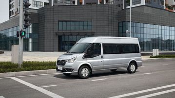 Ford Transit 2024 được trang bị khối động cơ Turbo Diesel 2.2L hoàn toàn mới