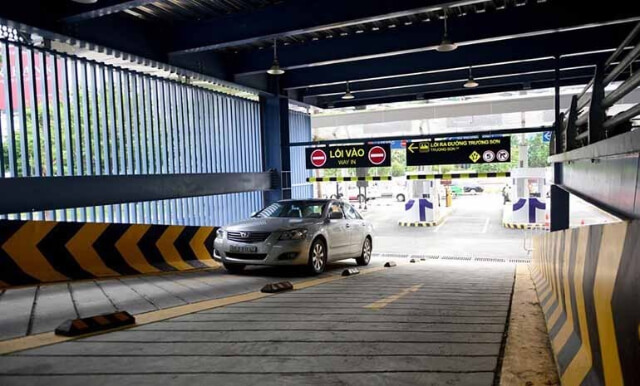 Gửi xe ô tô qua đêm ở sân bay Tân Sơn Nhất giá bao nhiêu?