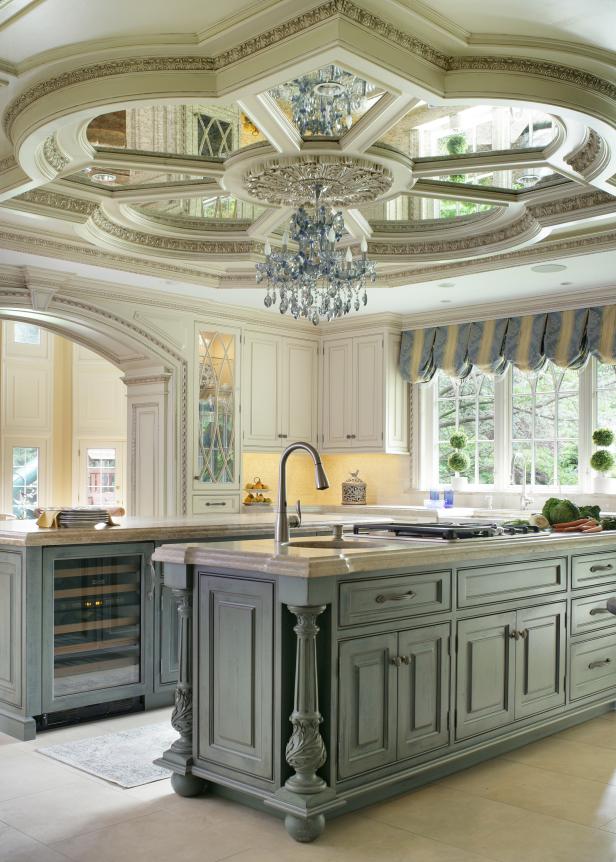 Kitchen With Majestic Rosette Ceiling 
