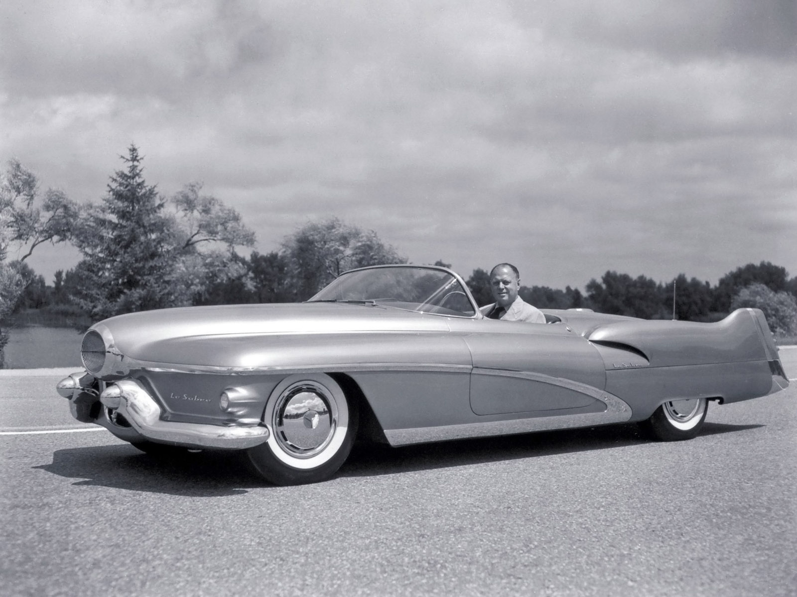 Le Sabre (1951) Dream Car and Harley J. Earl