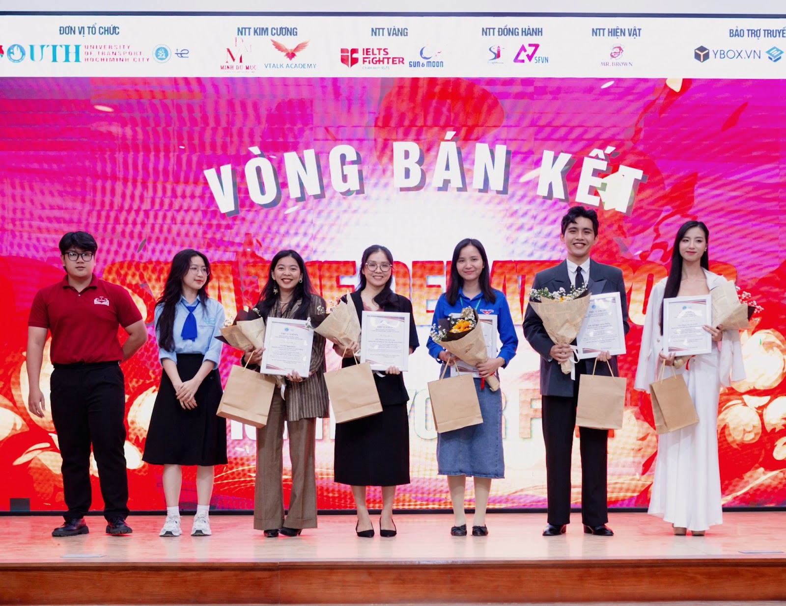 Hot Tiktoker Gen Z Dạy Văn đồng hành cùng Cuộc thi Sym the Debate 2023 - Shape the Future