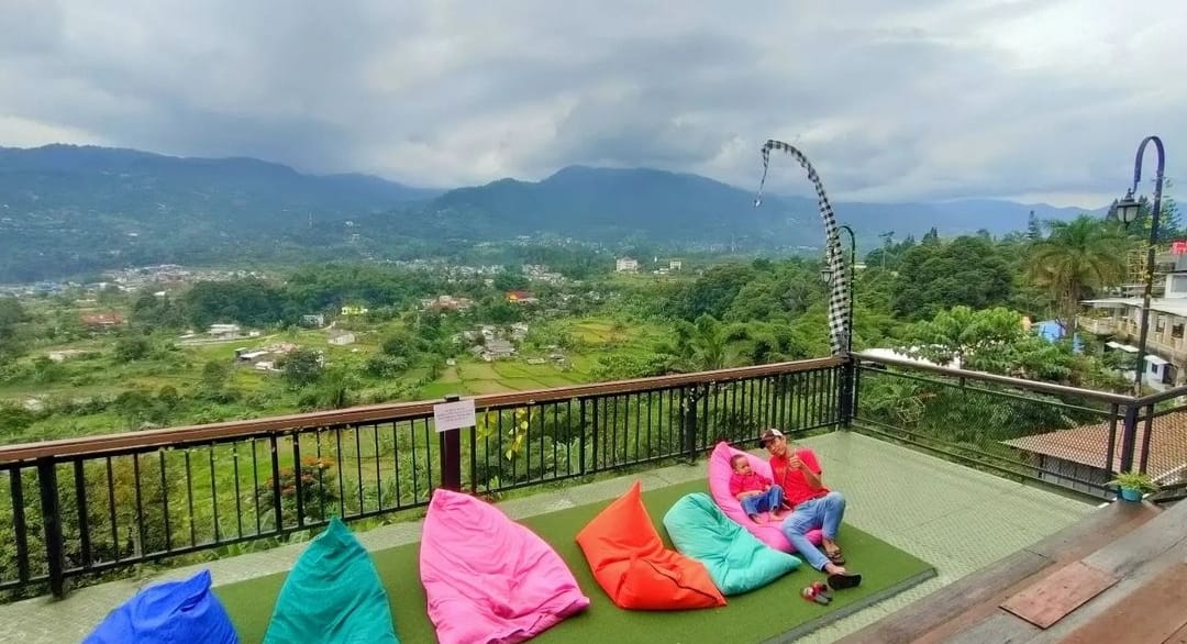 10 Rekomendasi Tempat Ngopi Hits di Puncak