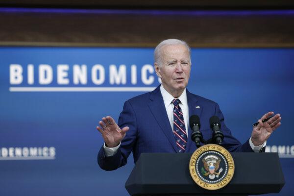 Tổng thống Joe Biden nói trong một sự kiện tại Tòa nhà Văn phòng Điều hành Eisenhower ở Hoa Thịnh Đốn, hôm 23/10/2023. (Ảnh: Anna Moneymaker/Getty Images)