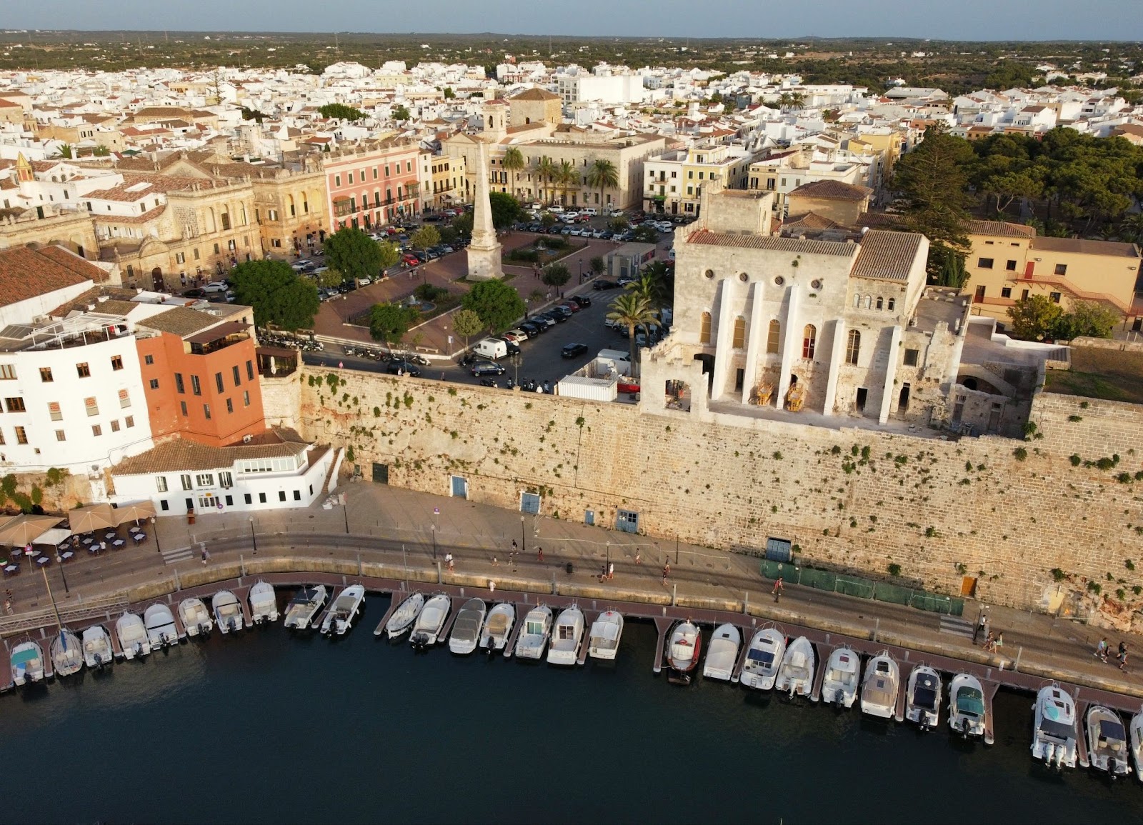 Ciutadella est l'ancienne capitale de l’île.
