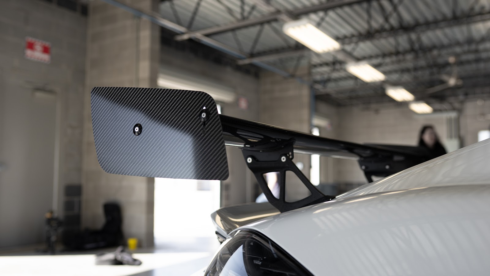 UCW rear wing on Porsche Cayman GT4