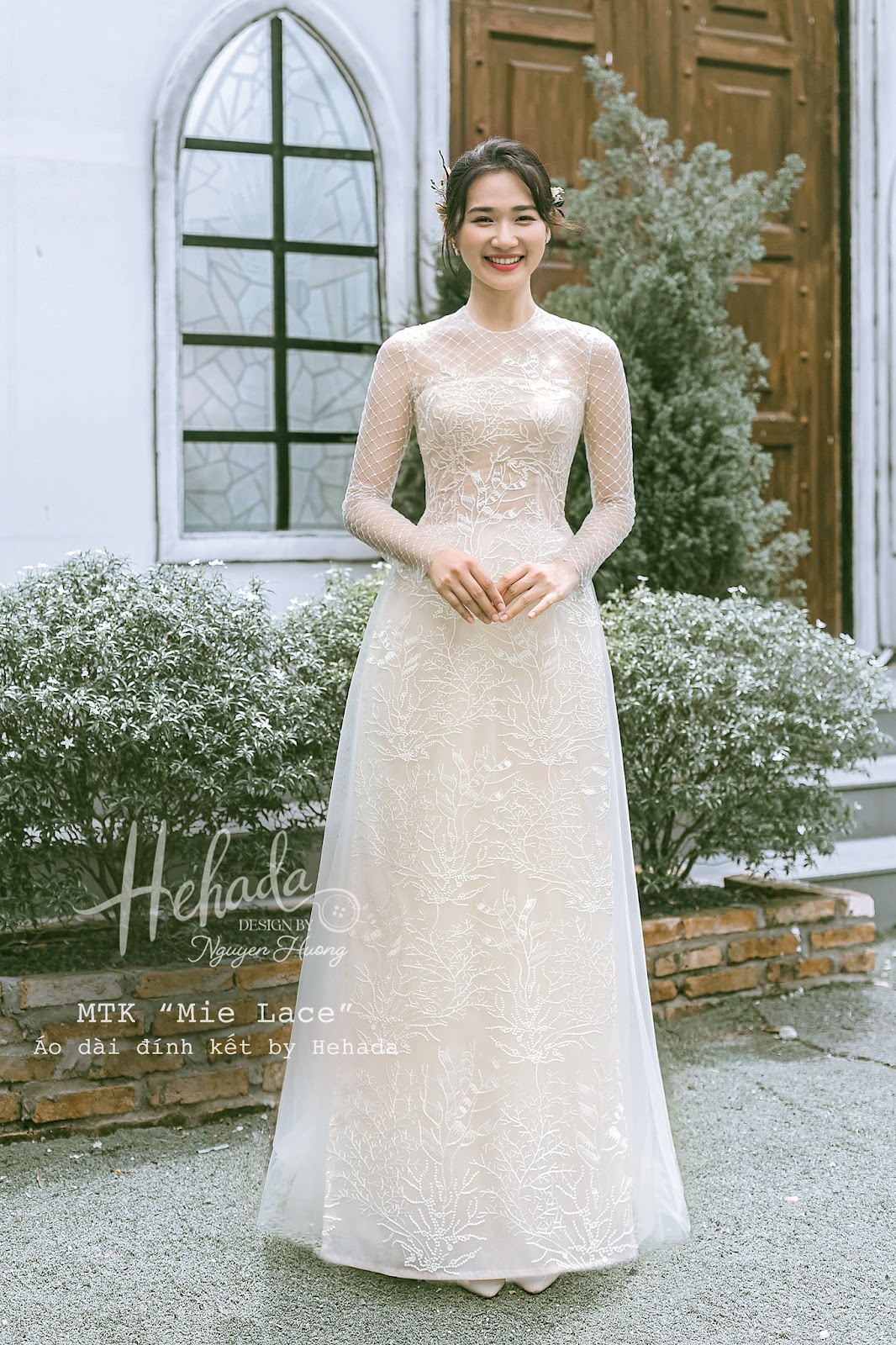 Form dáng áo dài đính kết Mie Lace