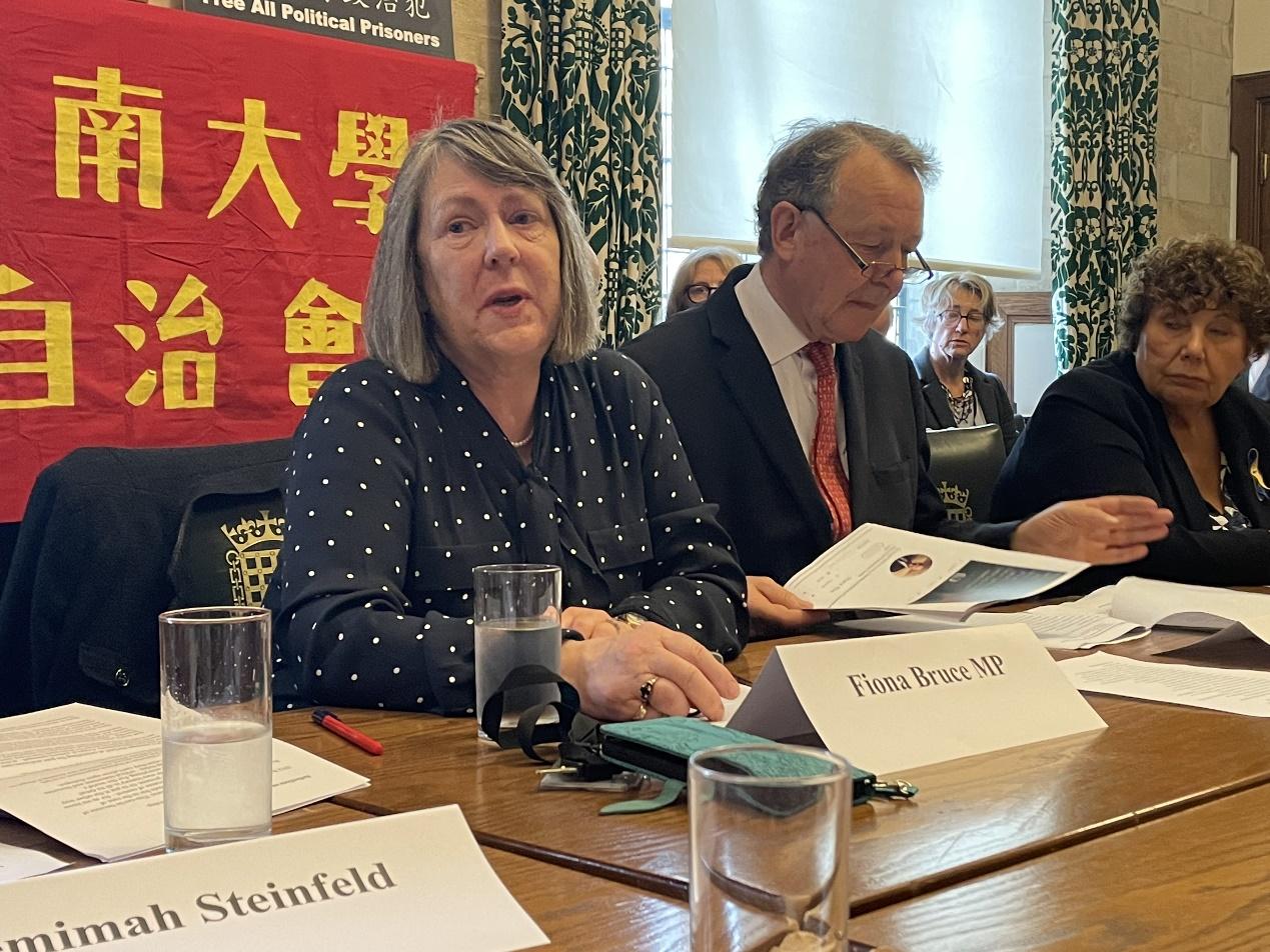 英国国会议员、首相国际宗教自由特使布鲁斯（Fiona Bruce）引用圣经中的"真理必叫你们得以自由"（the truth will set you free），赞扬中国公民记者张展和当年天安门广场上的学生一样， 都是为了真理而战，不应被世人忘记。（文在山摄）