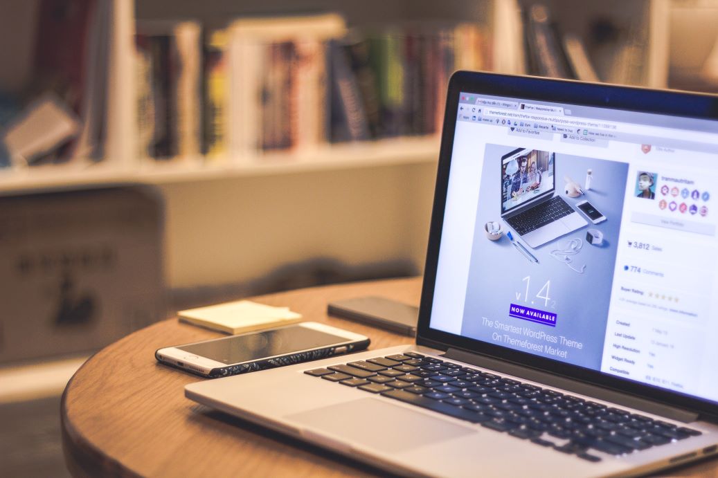 Your Own Website vs. Marketplace: Choosing the Right E-commerce Platform