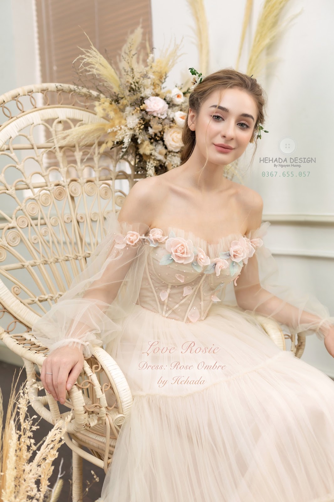 Chi tiết váy cưới Rose Ombre cho nàng